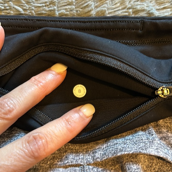 Lululemon Speed Up Shorts - Picture 5 of 5